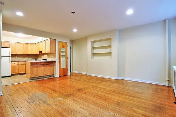 Rented by JK Dansar Corp | media 5