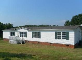 1050 Remington Dr, Conover, NC 28613