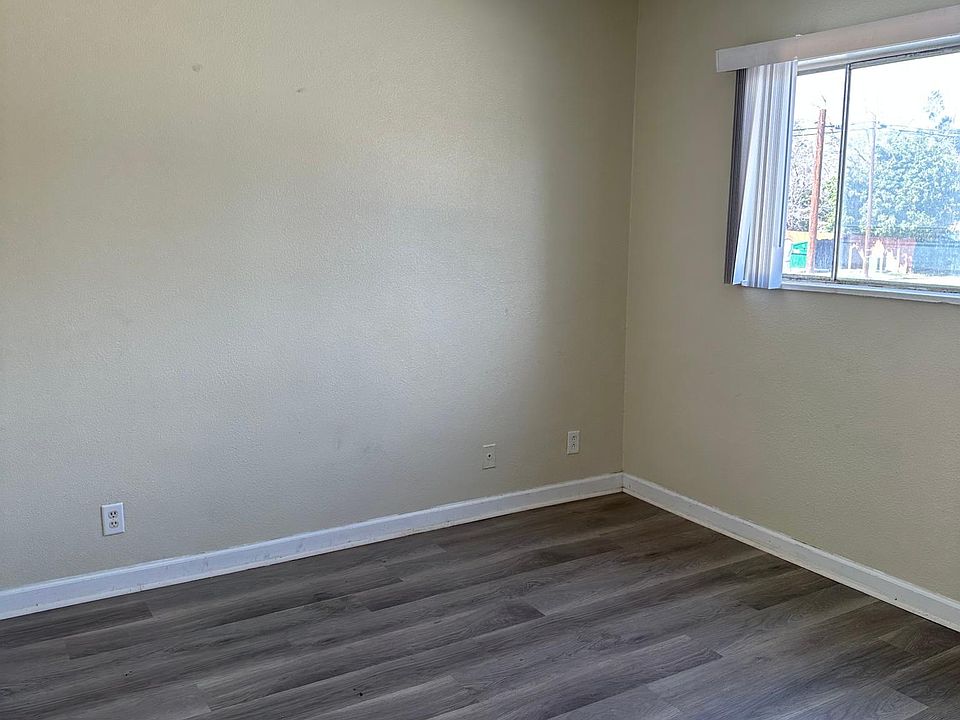 86 N 3rd St Banning CA | Zillow