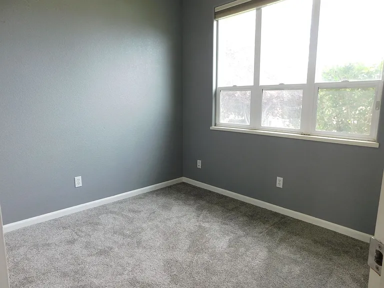 566 Garnet Dr — Photo 19