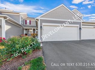 2864 Rutland Cir, Naperville, IL 60564