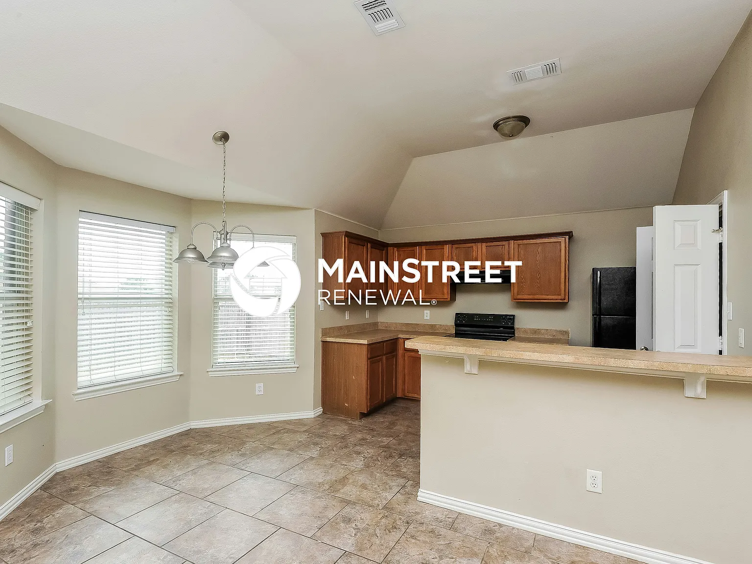 120 Currie Ct — Photo 4