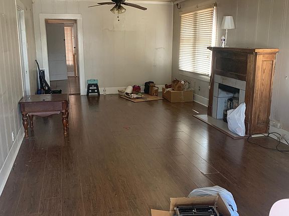 210 Jackson - Living / Dining Areas