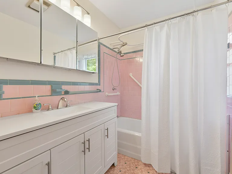 14 Westover St #2 — Photo 19