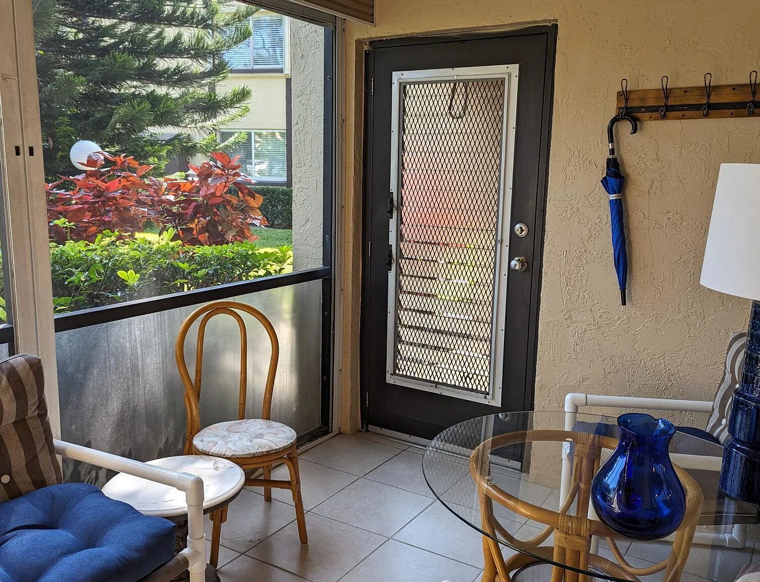 2 bed, 2.0 bath, 922 sqft, $1,650 — Photo 3