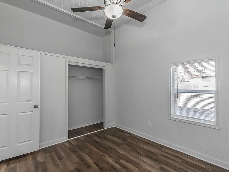 505 N Lamar St — Photo 16