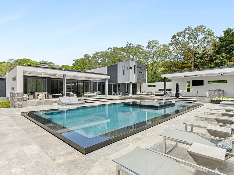 2 Merriwood Dr — Photo 2