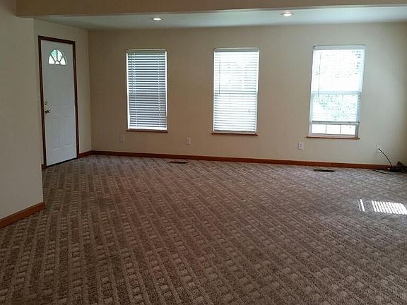 5th image of 212 Tonawanda Cir