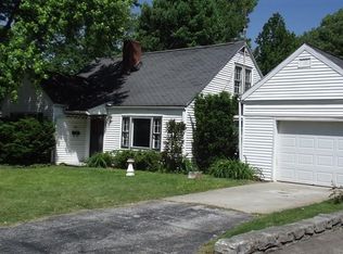 627 S Main St, Anna, IL 62906