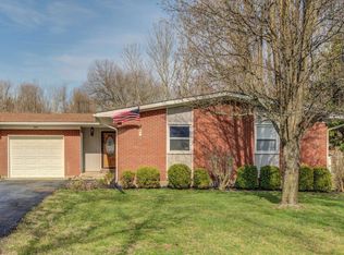 7405 Lark Rd, Crestwood, KY 40014