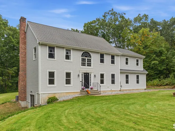 25 Carriage Drive, East Hampton, CT 06424