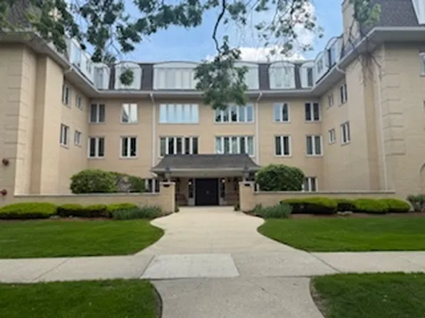 75 6th Ave APT 209, La Grange, IL 60525