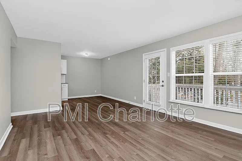 Building Photo - 831 McAlway Rd #8