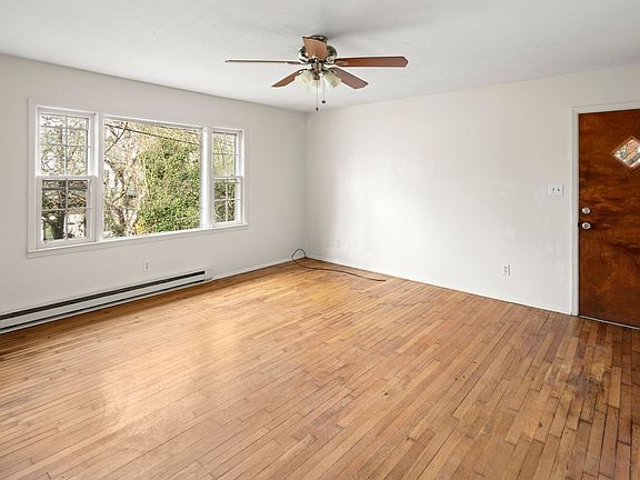 4th image of 8 Golf St APT B