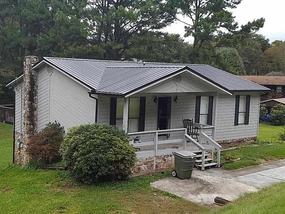 2nd image of 2416 Daniels Dr