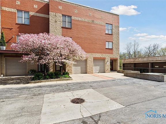 3rd image of 145 S Saint Clair St Unit 34