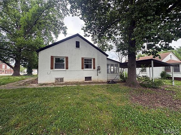 3rd image of 315 S Park Ln