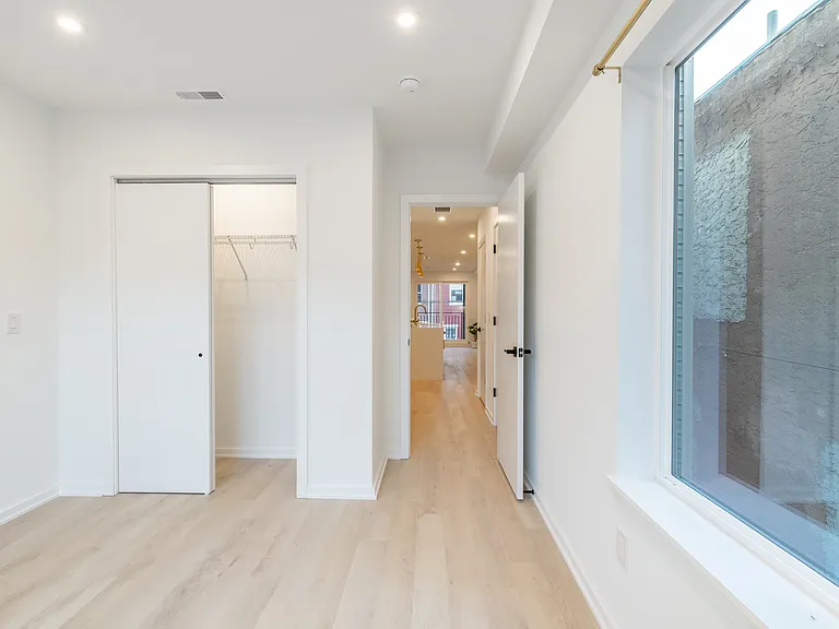 1627 Fontain St #C — Photo 36
