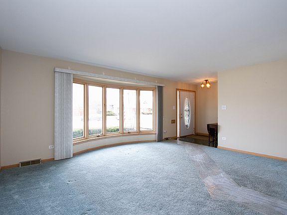 3rd image of 10008 S Parke Ave