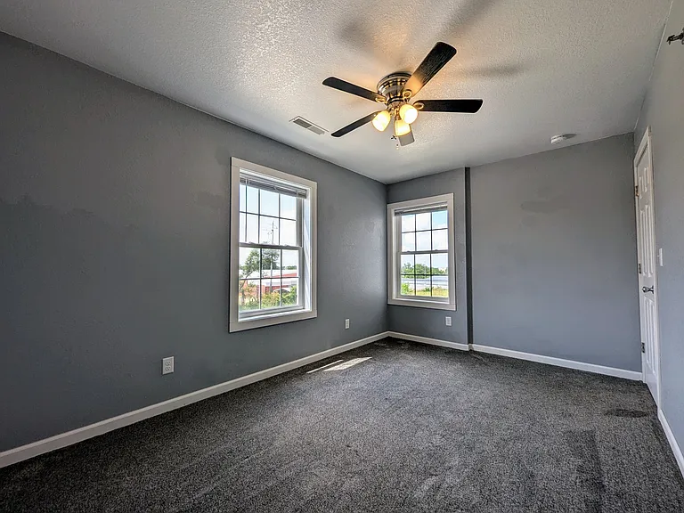 1315 B Ave W — Photo 21