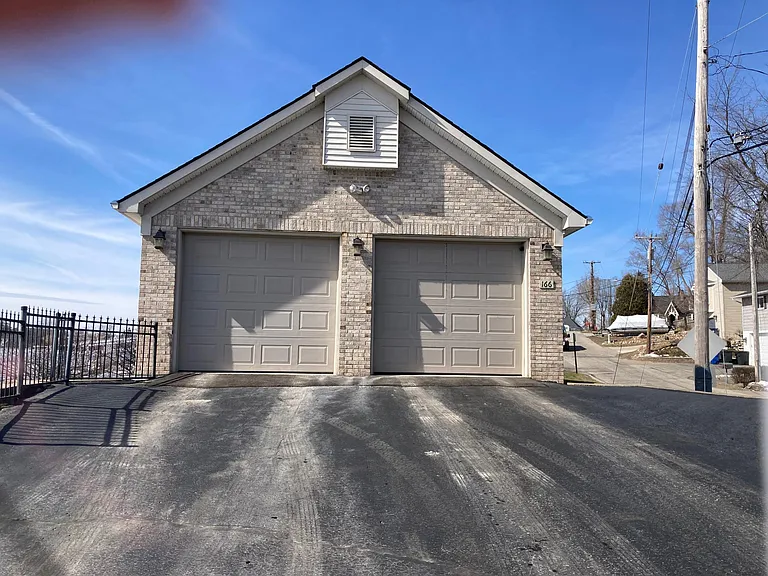 166 Highland Ave — Photo 7
