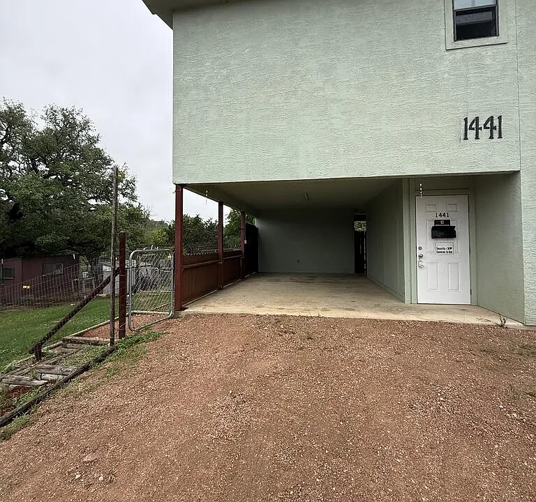 1441 Hidden Acres Rd
