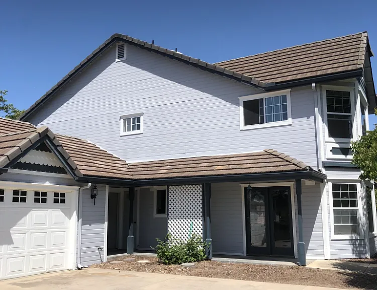140 Helgren Ct — Photo 1