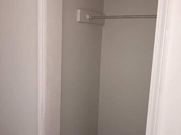 2nd image of 1011 1/2 Lincoln St