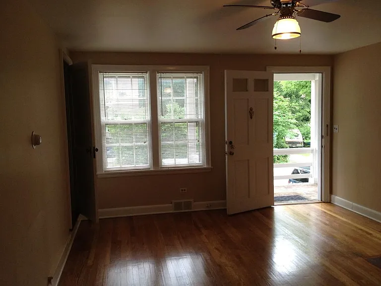 17 W Leicester St — Photo 5