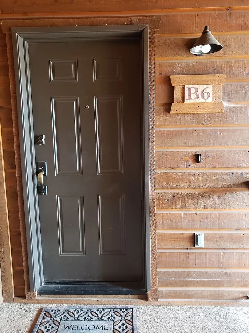 Bison Cove B6 - 2 Bed / 2 Bath Available — Photo 3