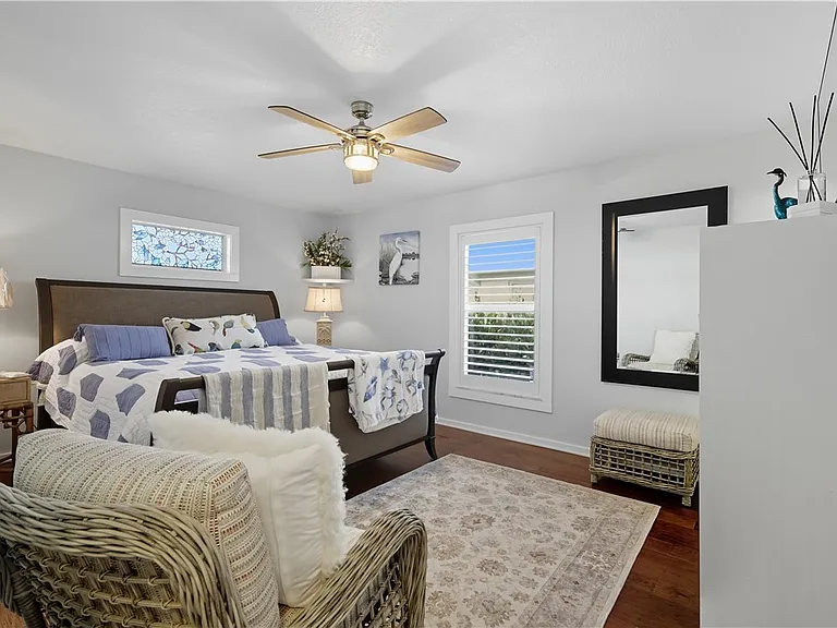 676 Royal Palm Pl — Photo 11