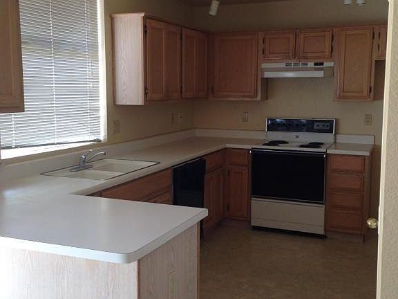 3rd image of 927 N Whalers Cove Dr