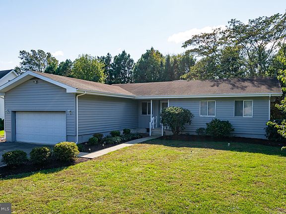 4th image of 30912 Edgewater Dr