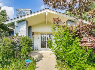69 Windsor Dr, Oak Brook, IL 60523