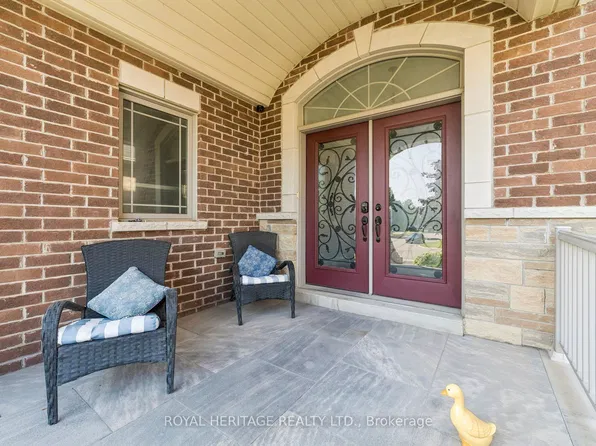 51 Gloria Cres, Whitby, ON L1P 1V3