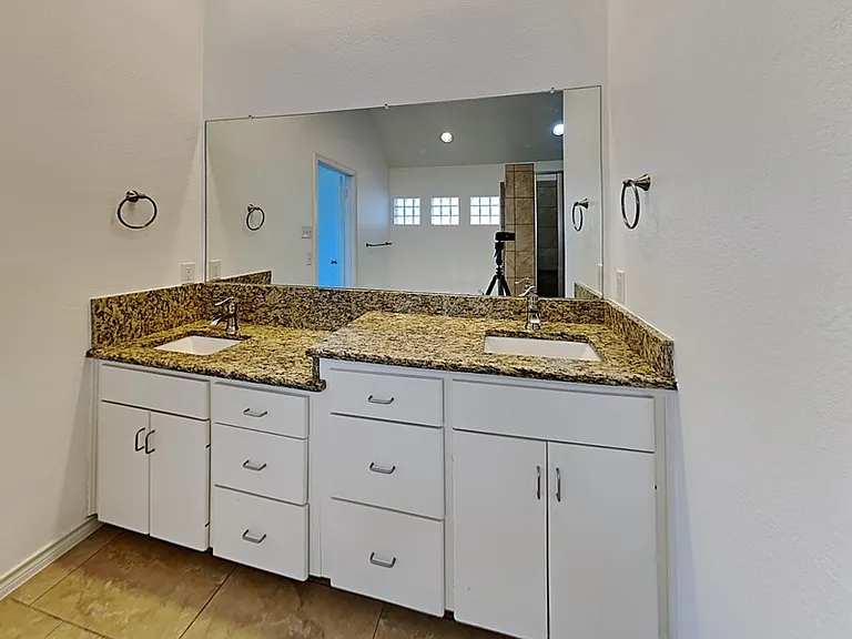 4322 Duck Pond Ln — Photo 14