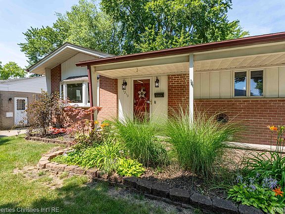 2nd image of 1213 Langley Blvd