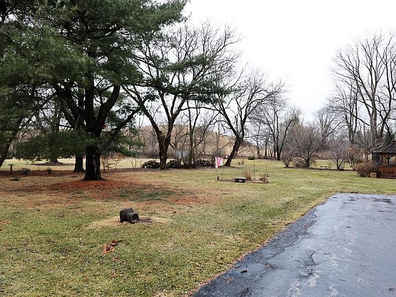 3rd image of W227N6031 Lynwood Dr