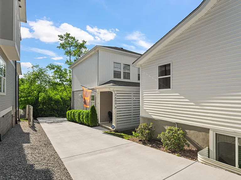 2409B Branch St — Photo 49
