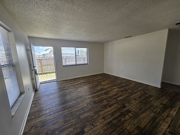 3rd image of 1436 E Main St #1438