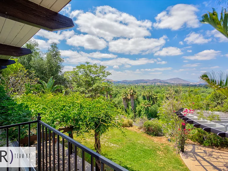 5304 Grassy Trail Dr — Photo 43