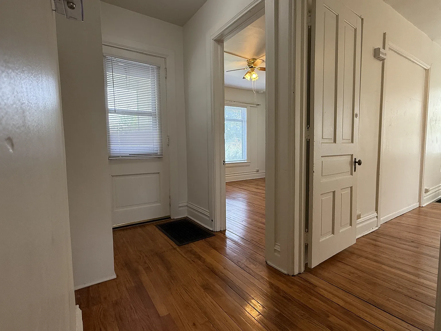 5 bed, 2490 sqft, $3,136 — Photo 2