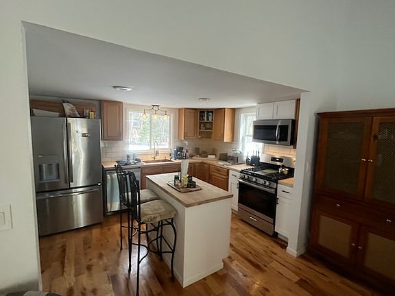 3rd image of 7121 Wazeecha Ave