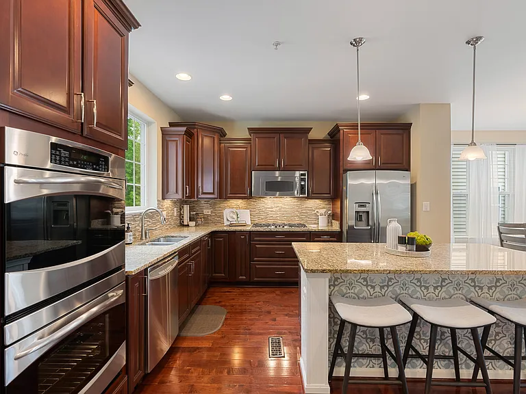 232 Mohegan Dr — Photo 6