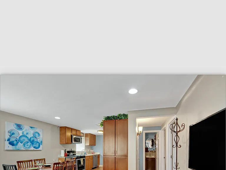 1315 S Wolff St — Photo 8