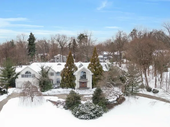 10 Castle Walk, Scarsdale, NY 10583