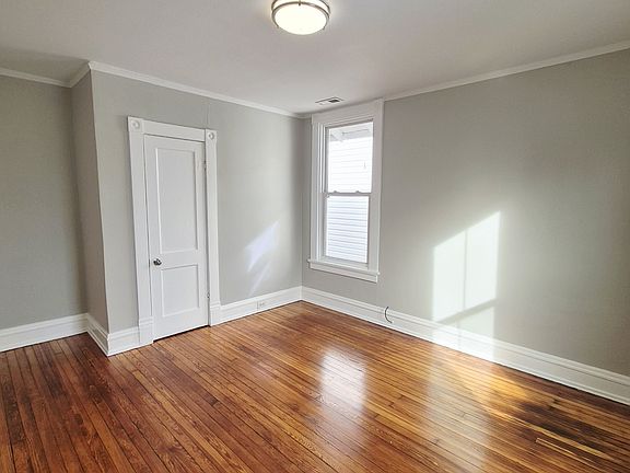 4th image of 3115 4th Ave