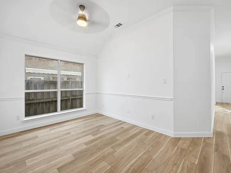 2216 Paige Ct — Photo 20