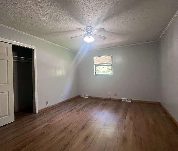 2781 Hawthorne Rd — Photo 6