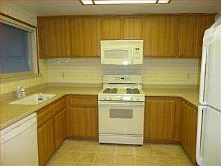 3rd image of 1453 Woodgrove Sq